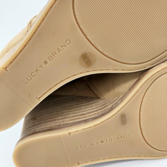 LUCKY BRAND Women's Suede Lureli Wedge Booties Size 6 Tan Peep Toe NWOB - Picture 10 of 10
